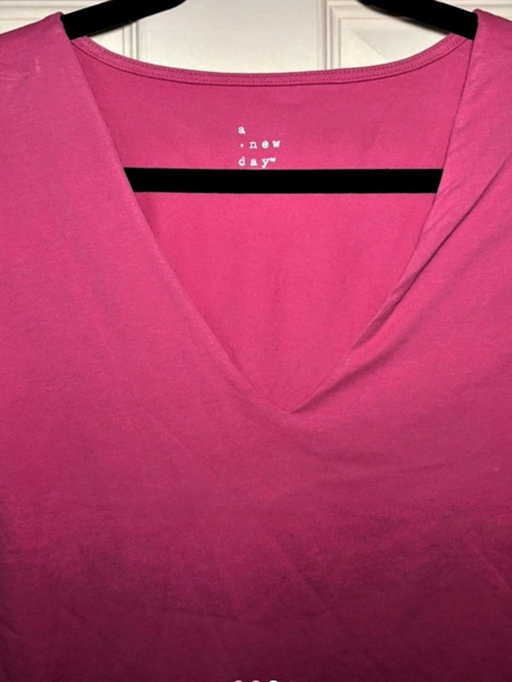 NWT-New Day Long Sleeve V-Neck Top in Pink/Fuchsia - Picture 3 of 5